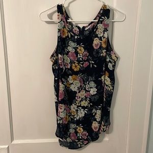 Women’s sleeveless blouse